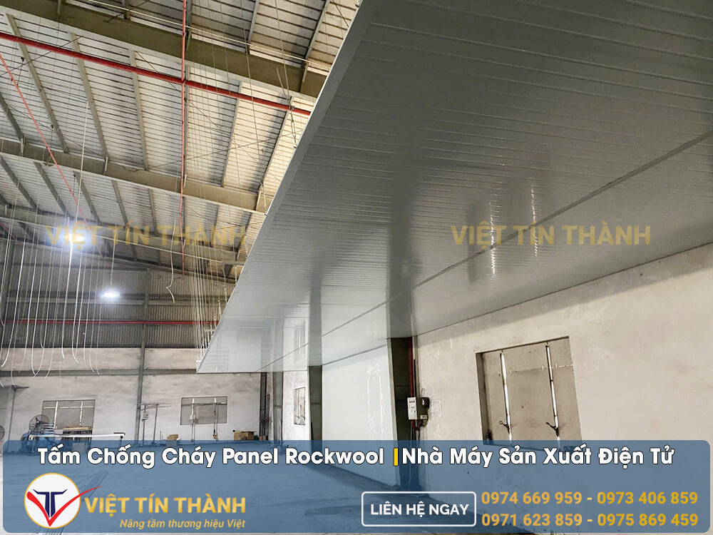 thi công tấm panel rockwool